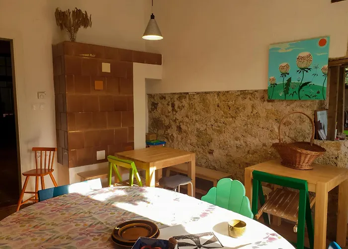 Hisa Velikanka_giantess בית כפרי *